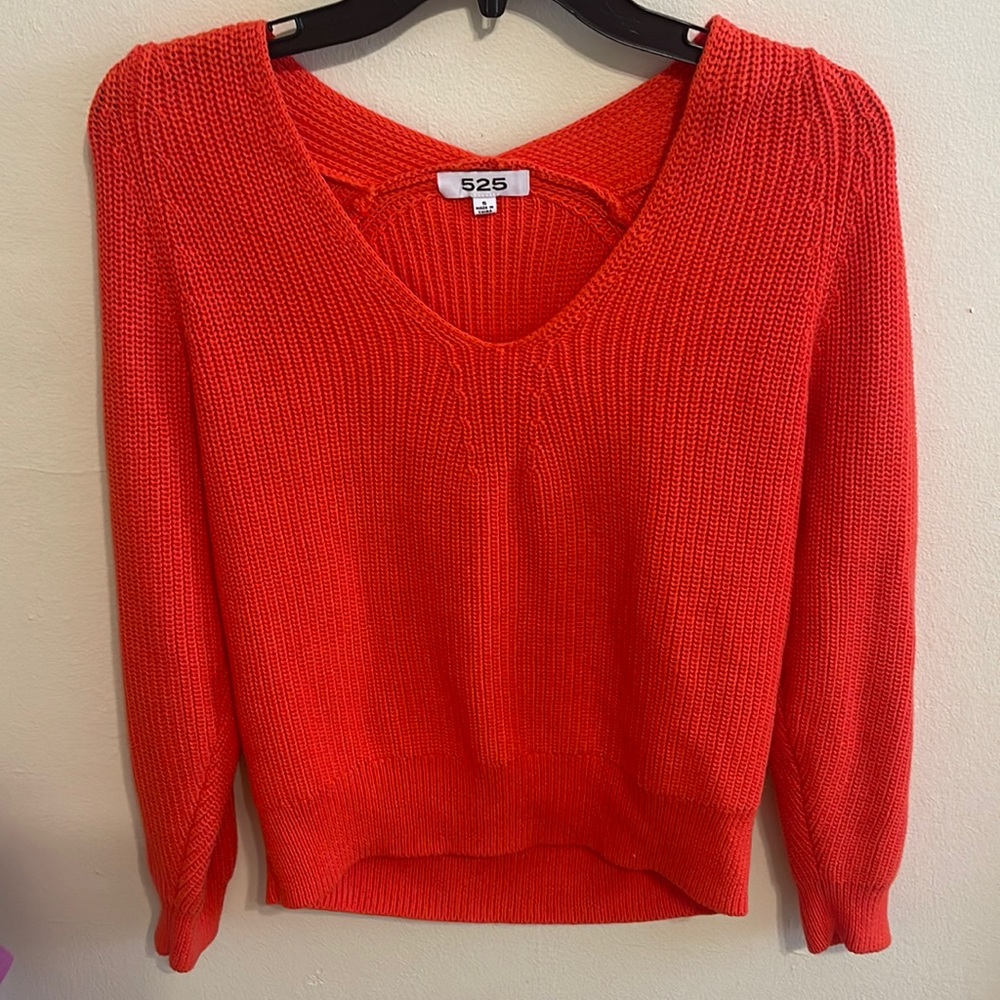 Orange cotton sweater. 525